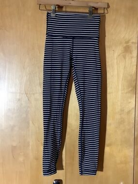 Lululemon Wunder Under high rise leggings, size 2